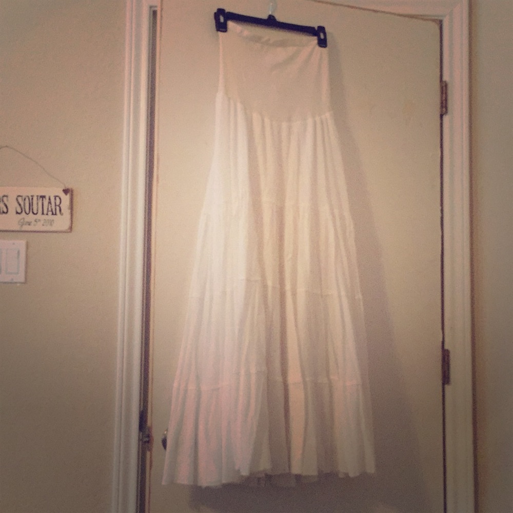 White maternity skirt